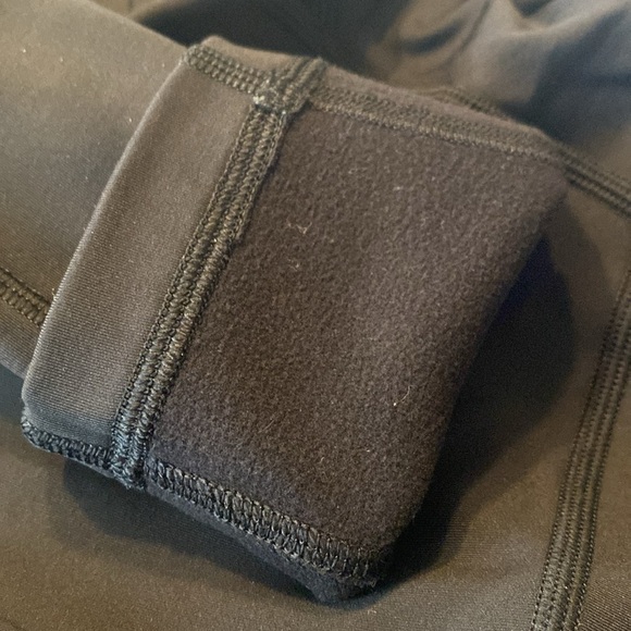 Lululemon Toasty Tech Tight II leggings size 2 - Picture 6 of 8
